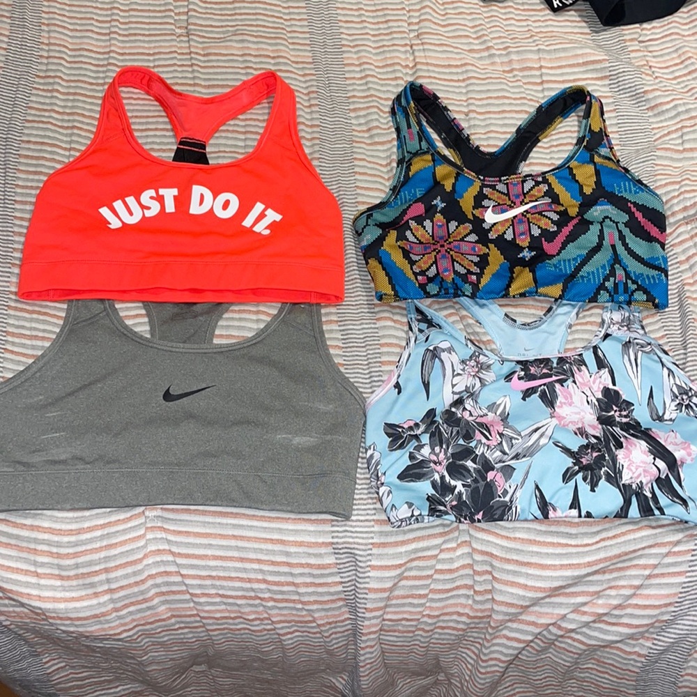 4 Nike sports bras